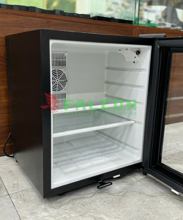 Tủ Lạnh Cánh Kính Bên Trong Falcon