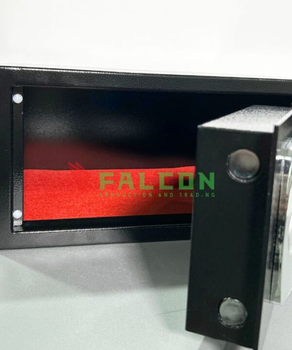 Két Sắt Cơ Falcon Bên Trong