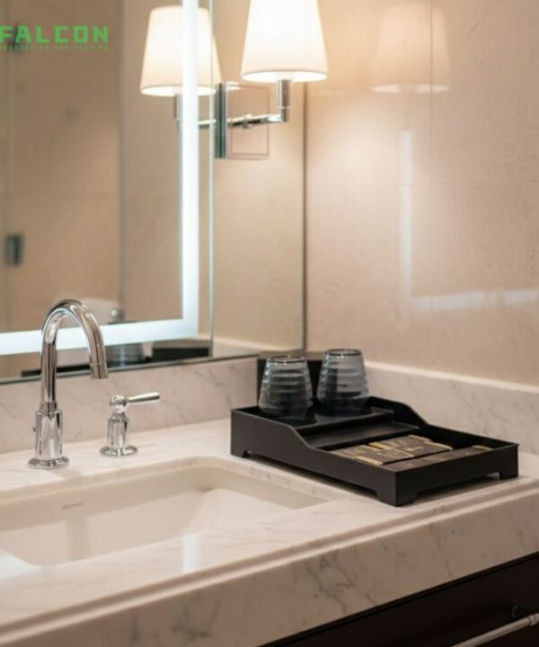 khay amenities khách sạn có úp cốc giúp tăng tính thẩm mỹ phòng