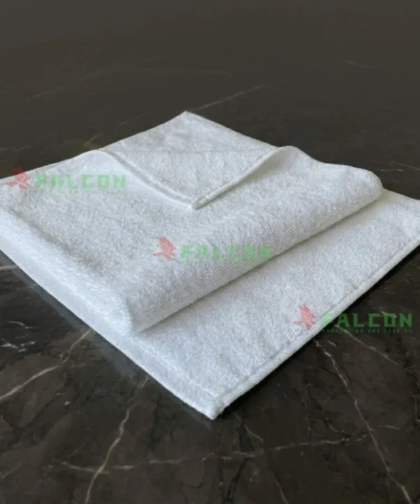 thảm trắng Falcon mềm mại