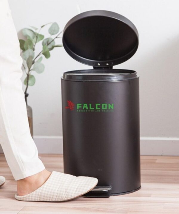 Thùng rác nano đạp chân được đánh giá cao về độ bền