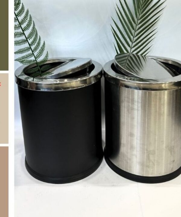 Thùng rác bập bênh khách sạn